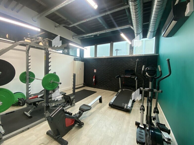 Light Industrial in Cergy for sale - Interior Photo - Image 2 of 10