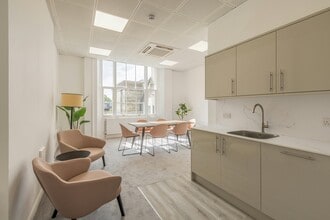 20 Grosvenor Gdns, London to rent Building Photo- Image 2 of 4