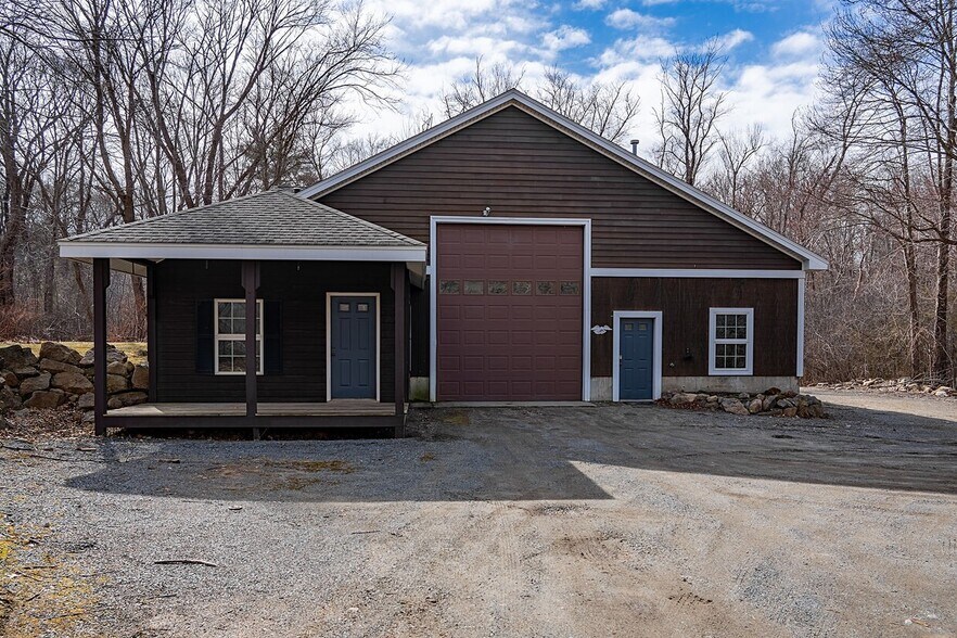 23 Rear Story St, Essex, MA for rent - Primary Photo - Image 1 of 20