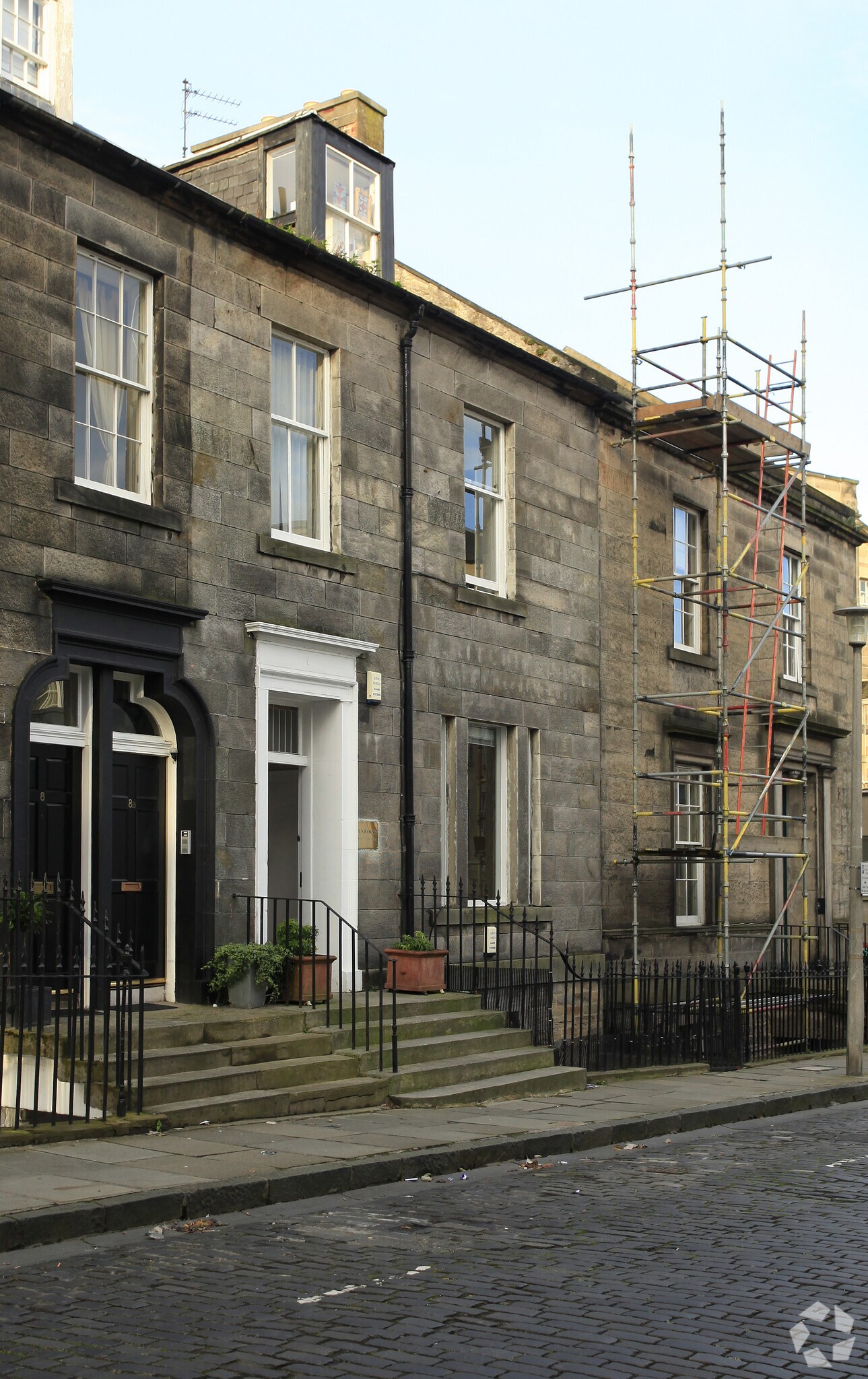 9 Gayfield Sq, Edinburgh for sale Primary Photo- Image 1 of 1
