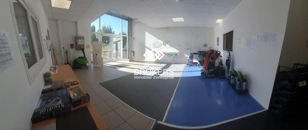 Location Commerce 188 m² - Photo 1