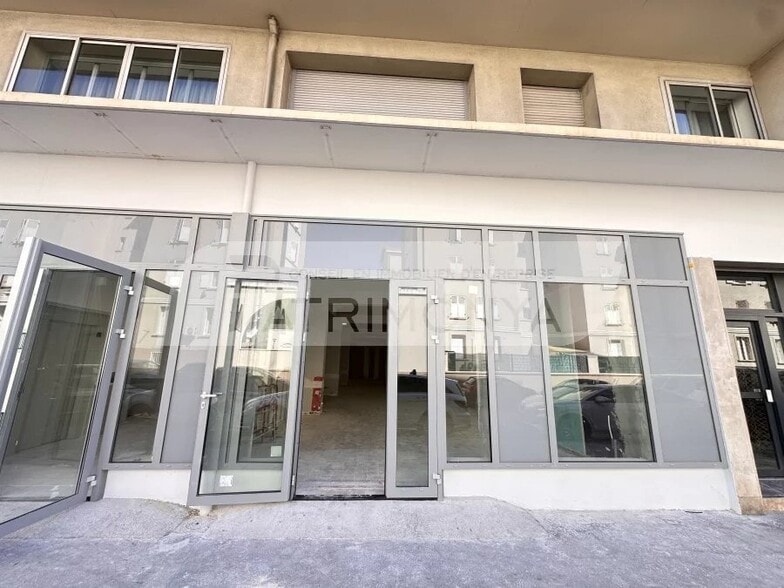 Retail in Marseille 10Eme to rent - Building Photo - Image 1 of 6