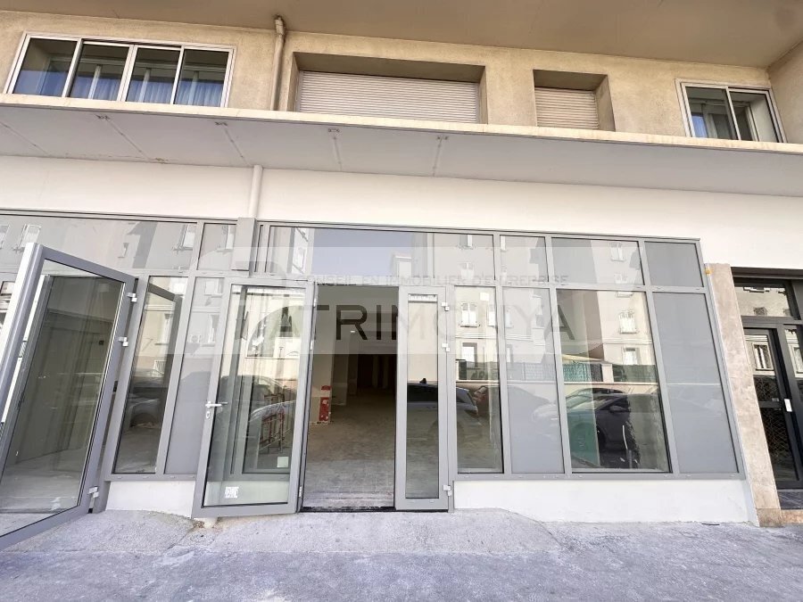 Retail in Marseille 10Eme to rent Building Photo- Image 1 of 7