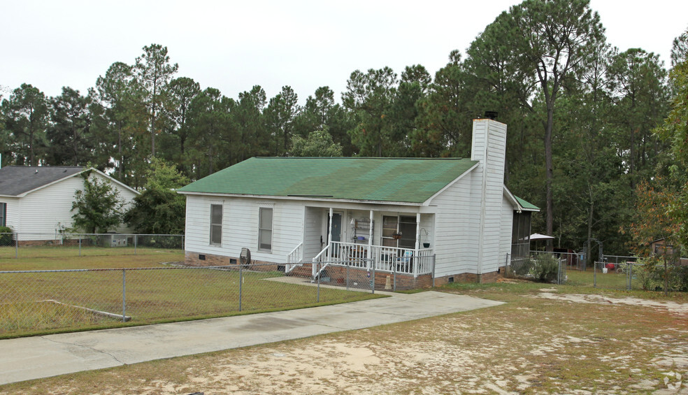 1932 S Lake Dr, Lexington, SC for sale - Primary Photo - Image 1 of 1