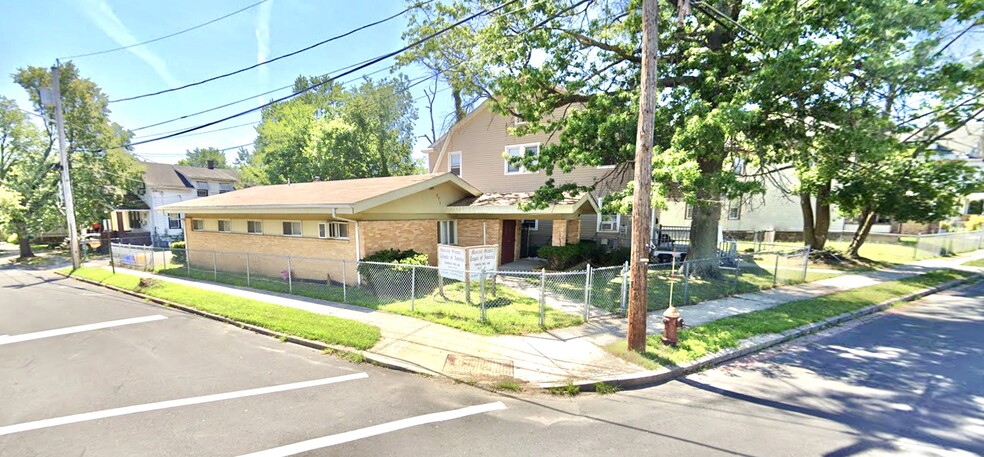 671 Pennington Ave, Trenton, NJ for sale - Primary Photo - Image 1 of 14