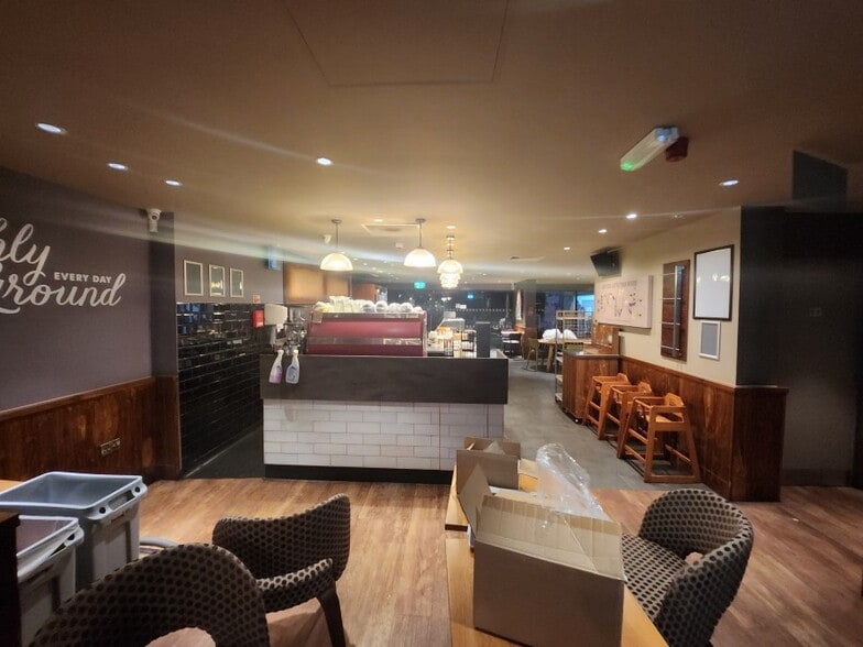 High Rd, Broxbourne to rent - Interior Photo - Image 3 of 15