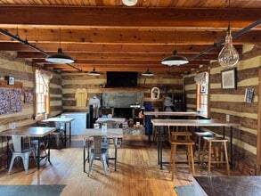 201-205 Harrison St, Leesburg, VA to rent Interior Photo- Image 1 of 5