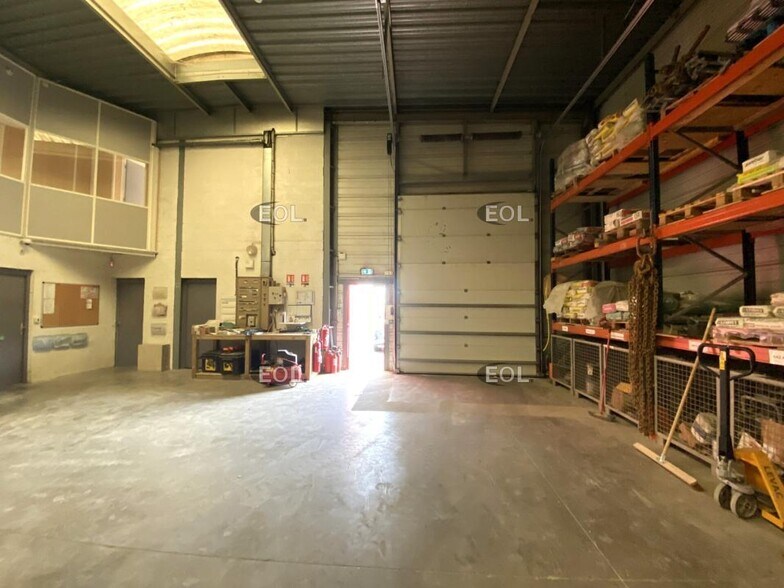 Light Industrial in Brétigny-sur-Orge to rent - Building Photo - Image 3 of 9