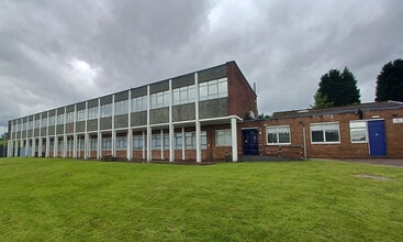 1 Coleshill Rd, Tamworth to rent Building Photo- Image 2 of 2