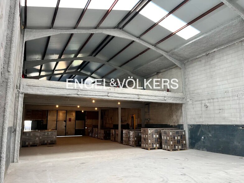 Industrial in La Llagosta, Barcelona for sale - Interior Photo - Image 2 of 3