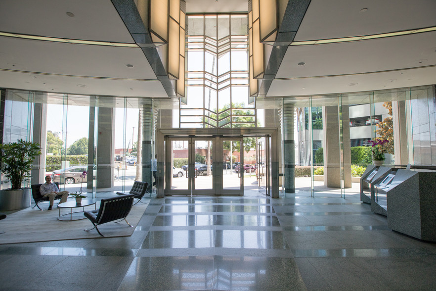 11400 W Olympic Blvd, Los Angeles, CA for rent - Lobby - Image 2 of 35