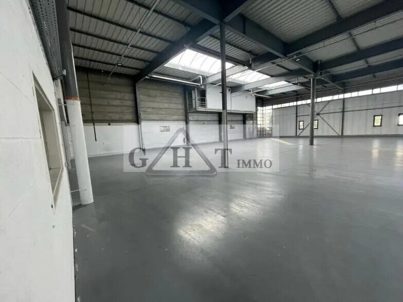 Industrial in Créteil to rent - Interior Photo - Image 3 of 4