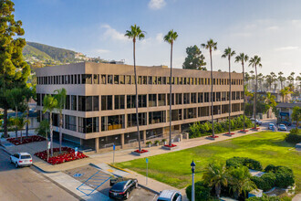 2223 Avenida De La Playa, La Jolla, CA for sale Building Photo- Image 1 of 1