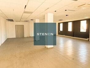 Office in Aubagne to rent Interior Photo- Image 2 of 4
