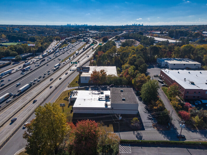 4224 Northeast Expy, Atlanta, GA for rent - Building Photo - Image 3 of 7