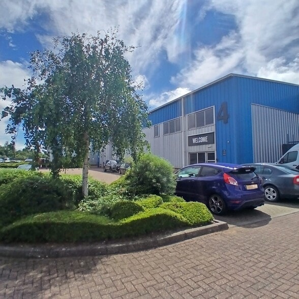 Jugglers Close, Banbury to rent - Building Photo - Image 3 of 4
