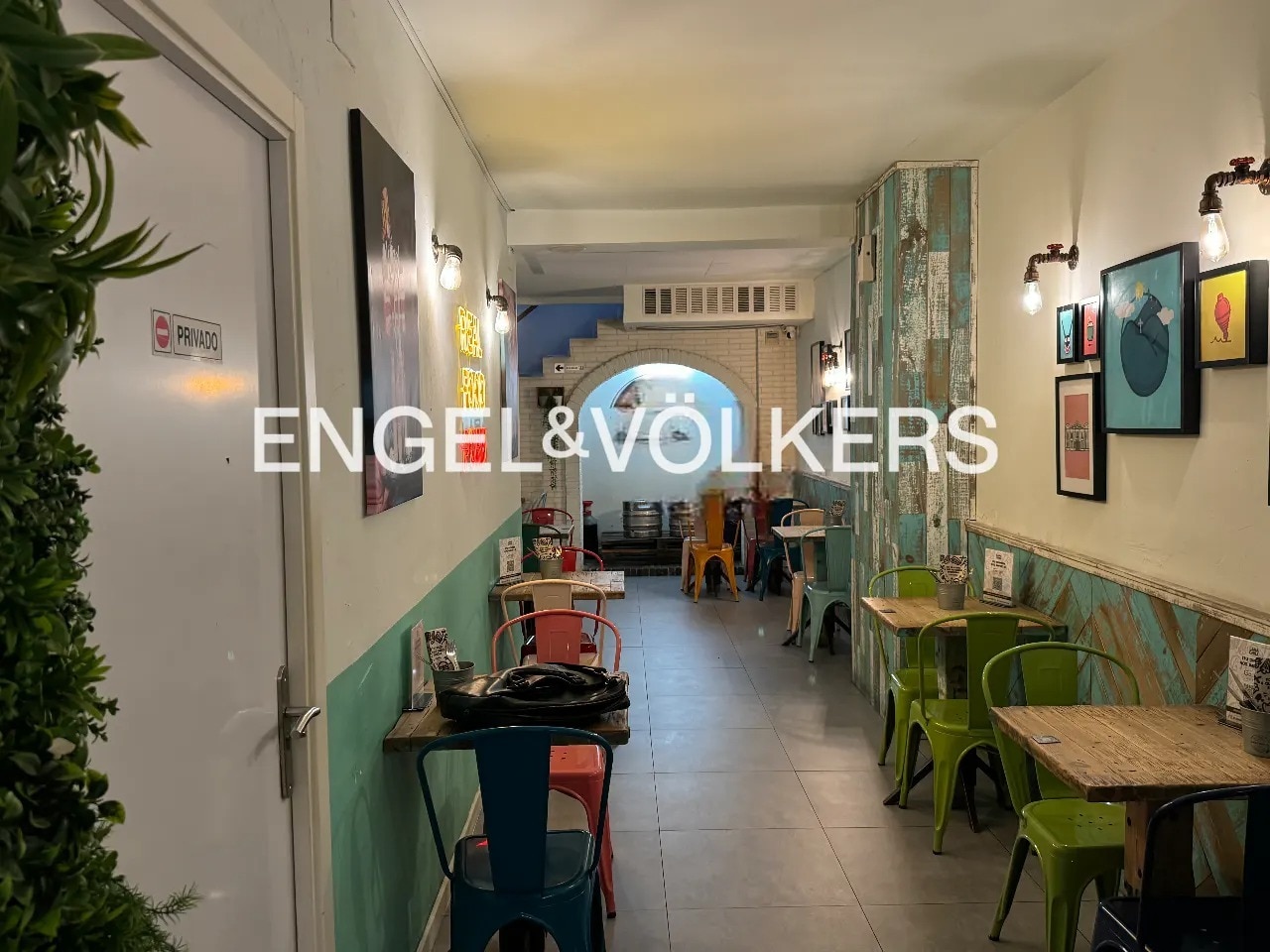 Retail in Barcelona, Barcelona to rent Interior Photo- Image 1 of 14