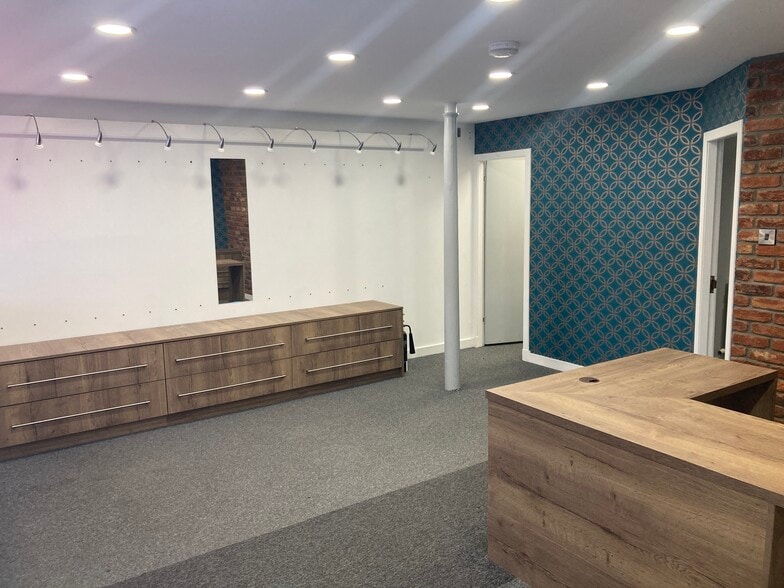 101 Main St, West Kilbride to rent - Building Photo - Image 2 of 5