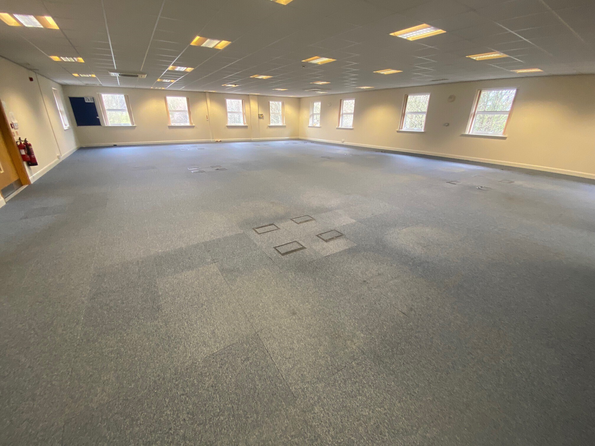 Commercial Rd, Darwen to rent Interior Photo- Image 1 of 12