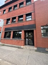 50-70 Rue Jean-Talon O, Montréal, QC for rent Building Photo- Image 1 of 8