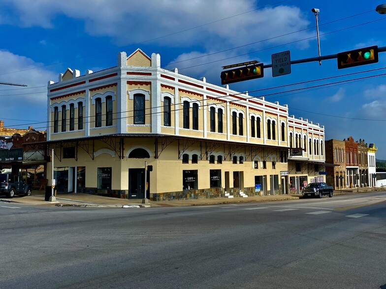 101 W Main St, Llano, TX for rent - Building Photo - Image 2 of 8