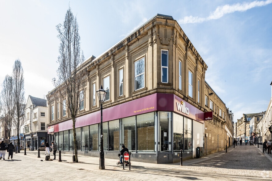 2-4 Southgate, Halifax to rent - Building Photo - Image 1 of 2