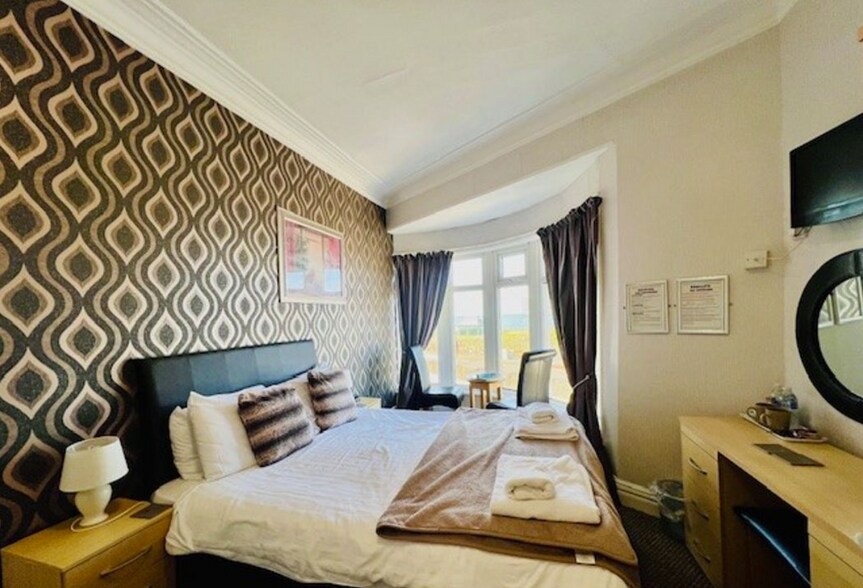 Queens Promenade, Blackpool for sale - Interior Photo - Image 3 of 6