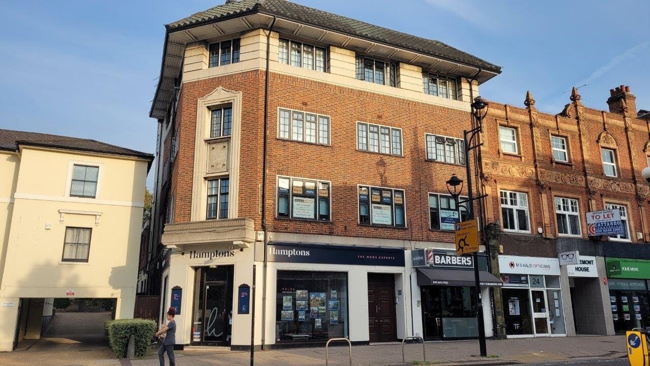 26 Claremont Rd, Surbiton to rent Building Photo- Image 1 of 9