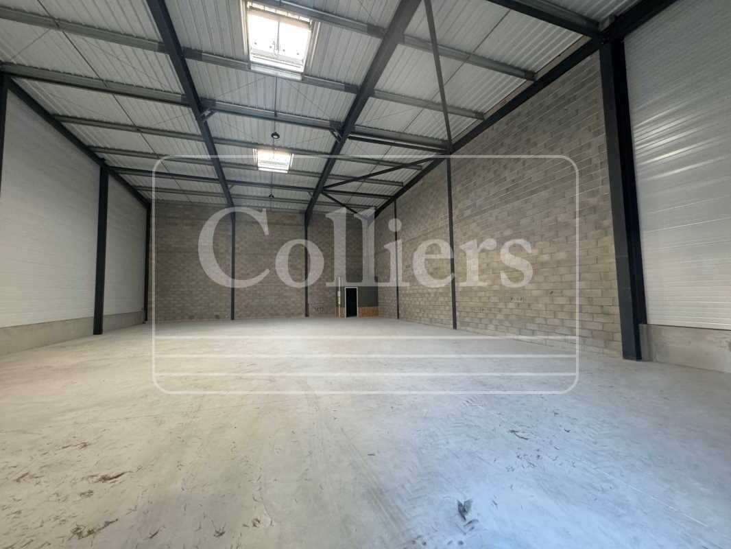 Light Industrial in Signes to rent Interior Photo- Image 1 of 3