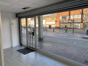 102 High St, Wednesfield to rent Interior Photo- Image 2 of 6