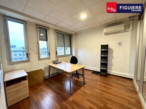 565 Rue Marcelin Berthelot, Aix-en-Provence to rent Building Photo- Image 2 of 5