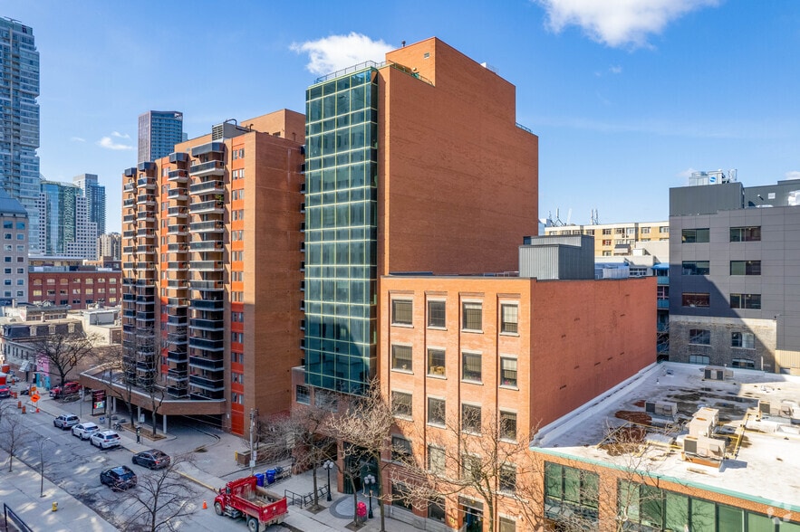 30 St Patrick St, Toronto, ON for rent - Building Photo - Image 1 of 5