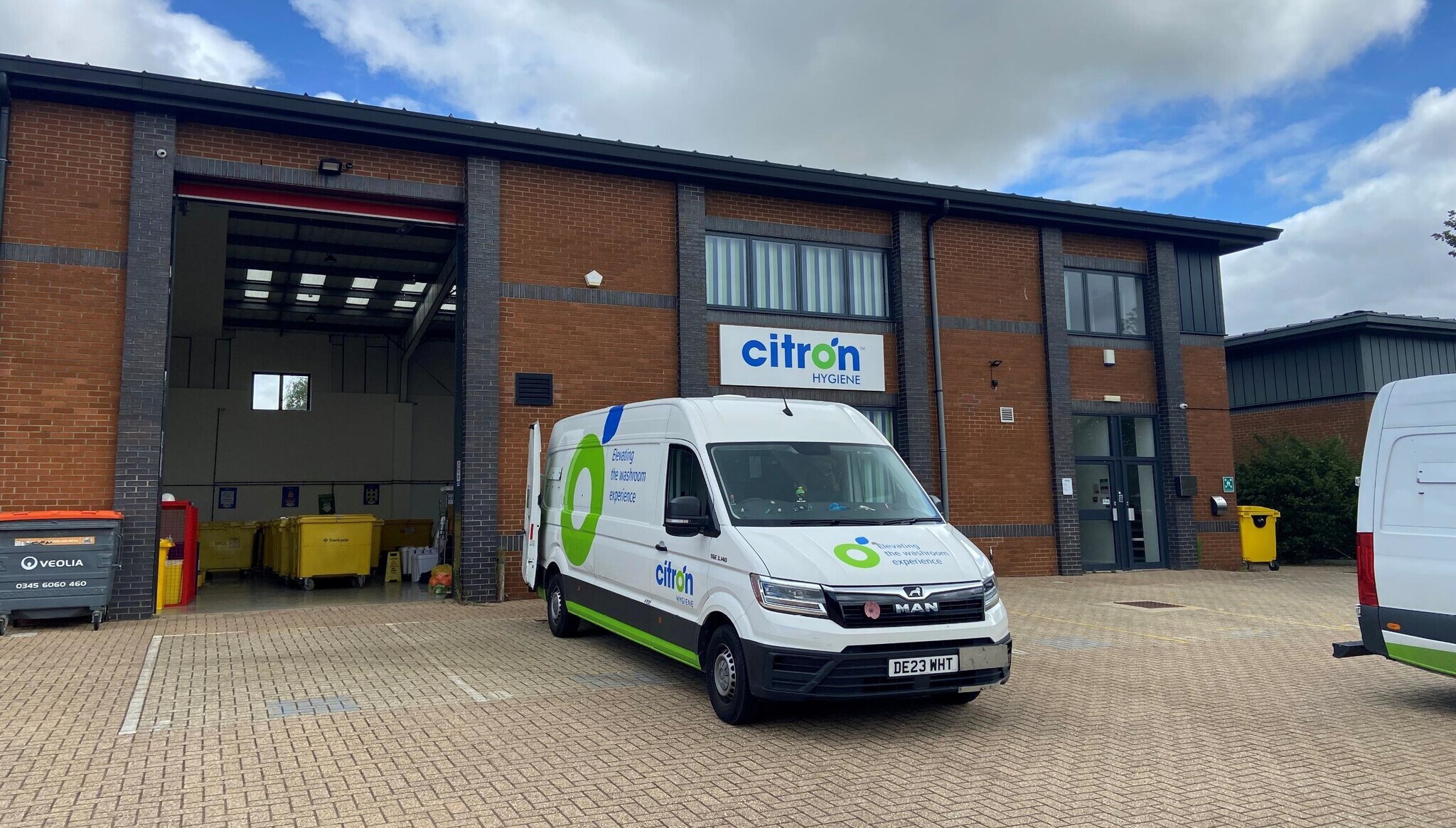 Woodlands Ln, Bradley Stoke to rent Building Photo- Image 1 of 4