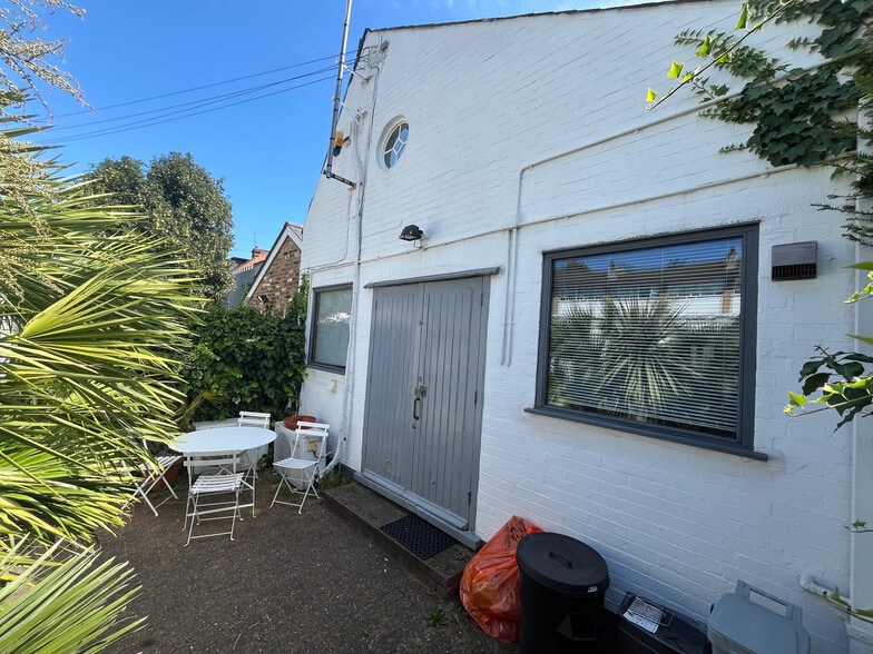 62 British Grove, London for sale - Building Photo - Image 3 of 9