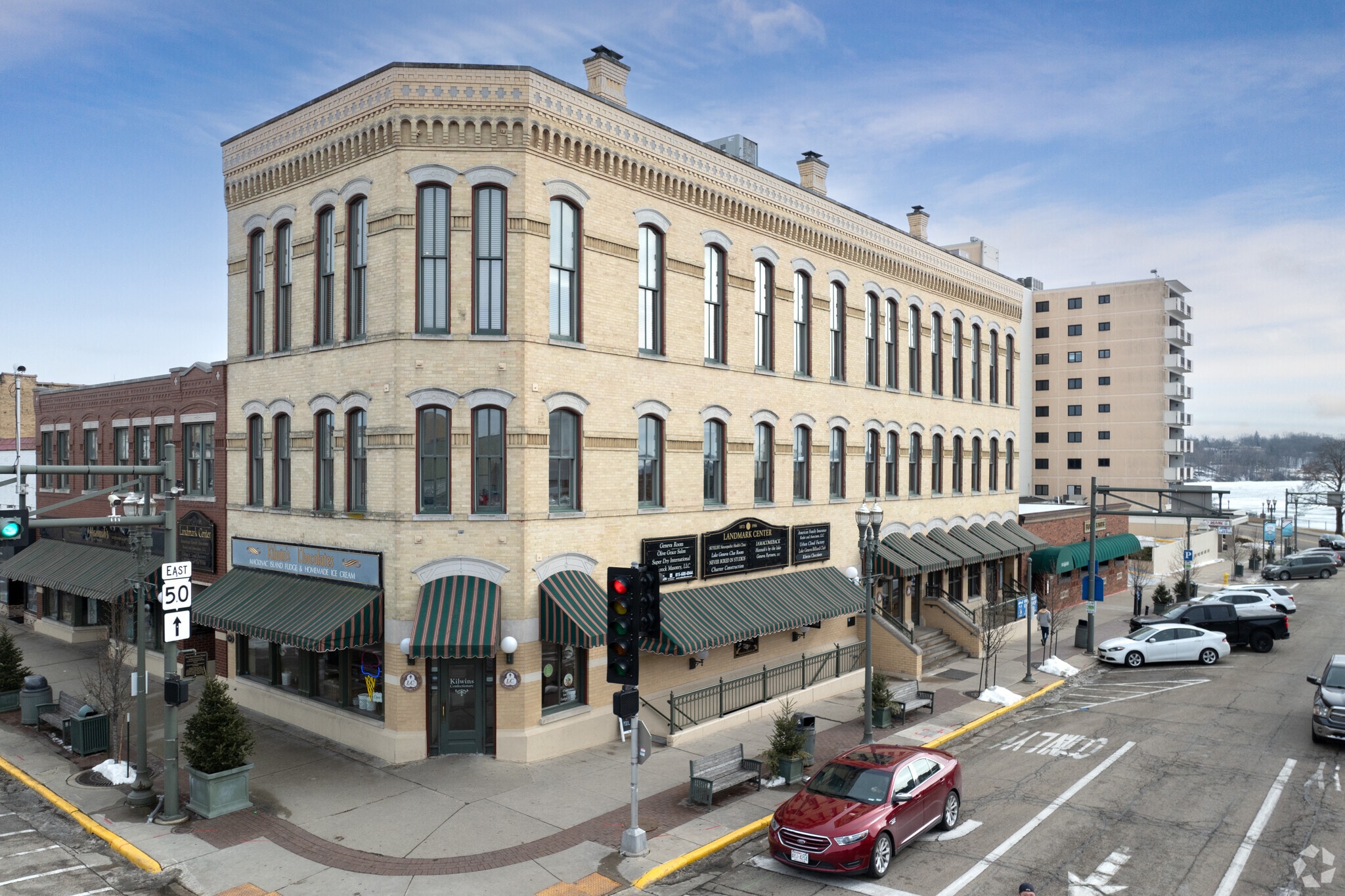 772 W Main St, Lake Geneva, WI for sale Primary Photo- Image 1 of 1