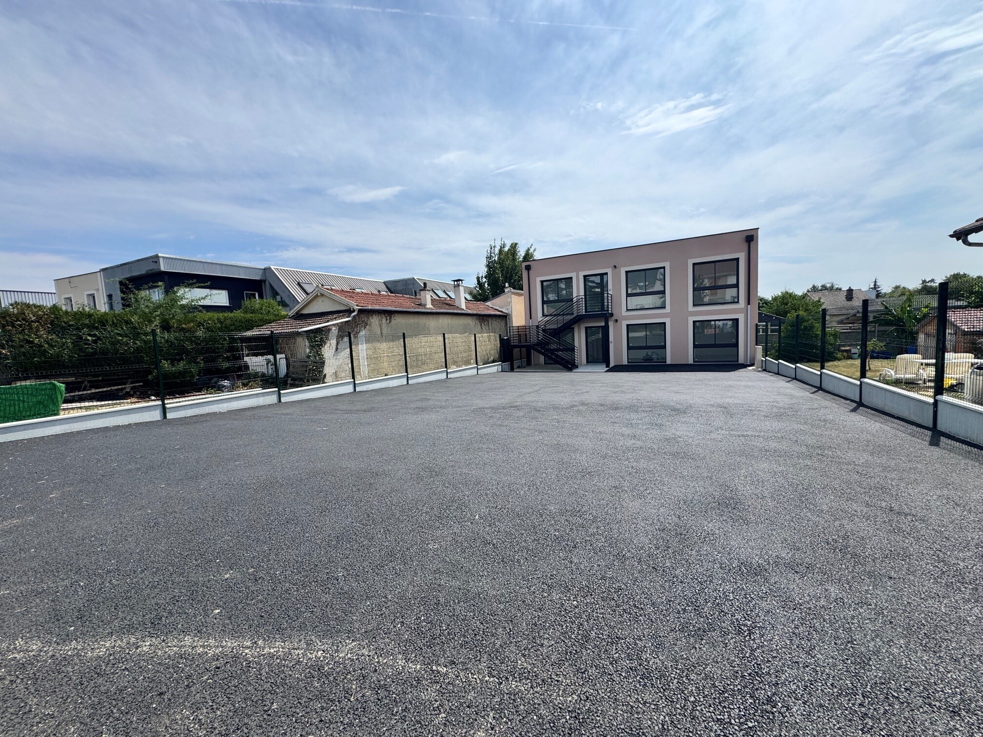Office in Baillet-en-France to rent Building Photo- Image 1 of 5