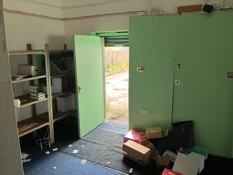 258-268 High St, Cowdenbeath to rent - Building Photo - Image 3 of 3