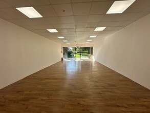 22-27A The Green, Fareham to rent Interior Photo- Image 2 of 4