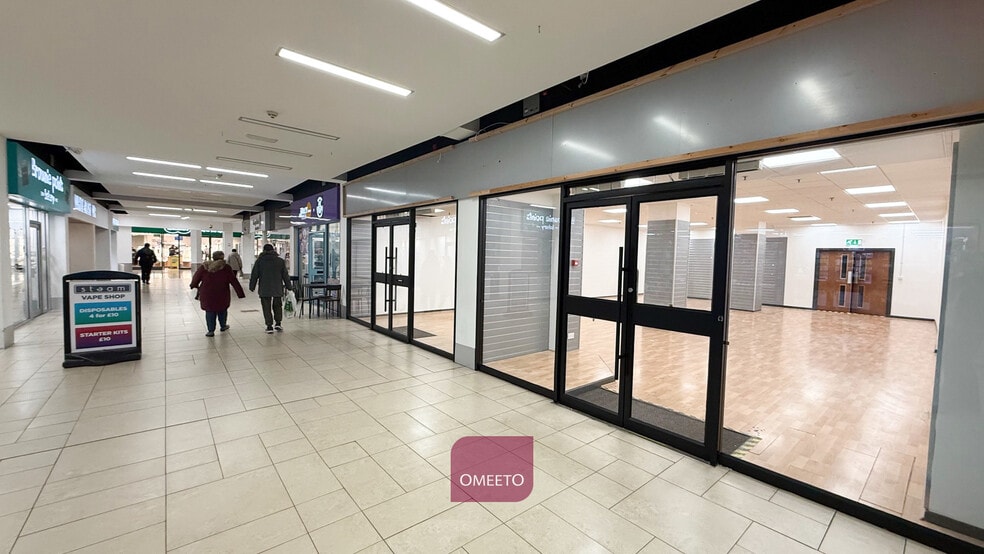 Crown Walk, Derby to rent - Building Photo - Image 3 of 20