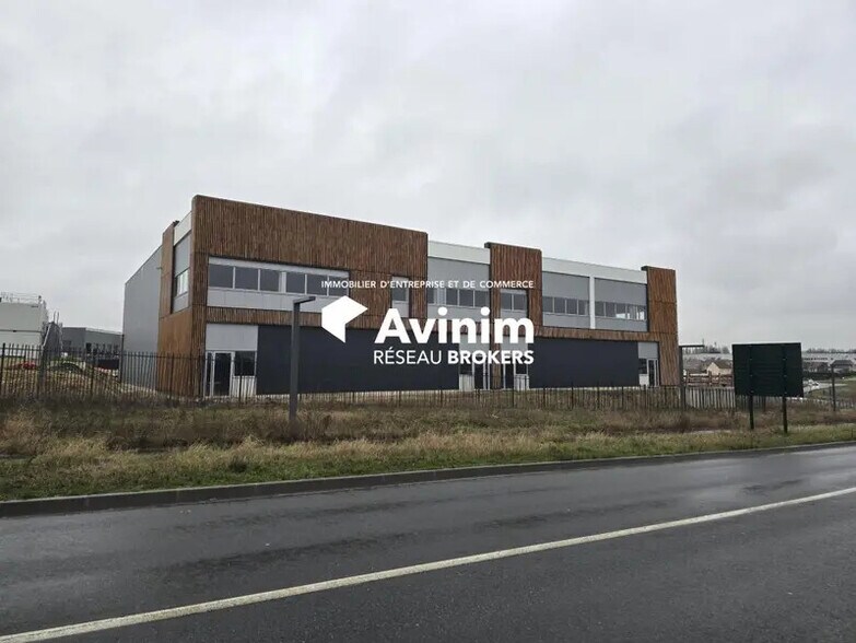 Industrial in Louvres to rent - Building Photo - Image 1 of 5