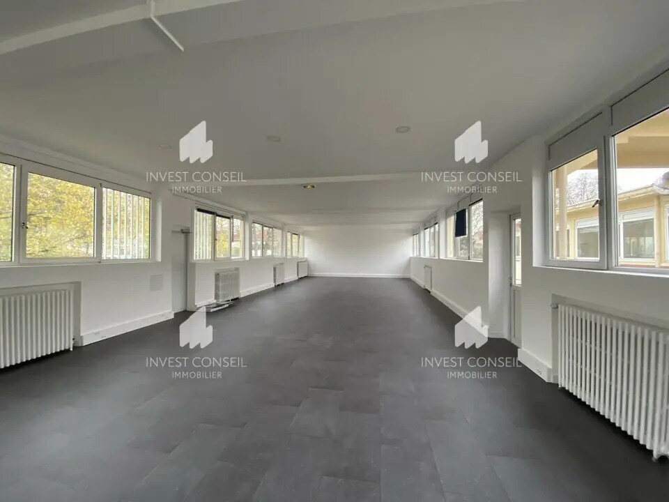 Office in Nanterre to rent Interior Photo- Image 1 of 7