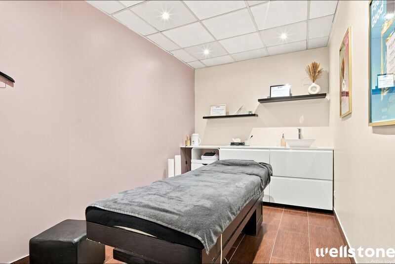 3 Square Jean Baptiste Colbert, Bourg-la-Reine to rent - Interior Photo - Image 3 of 11