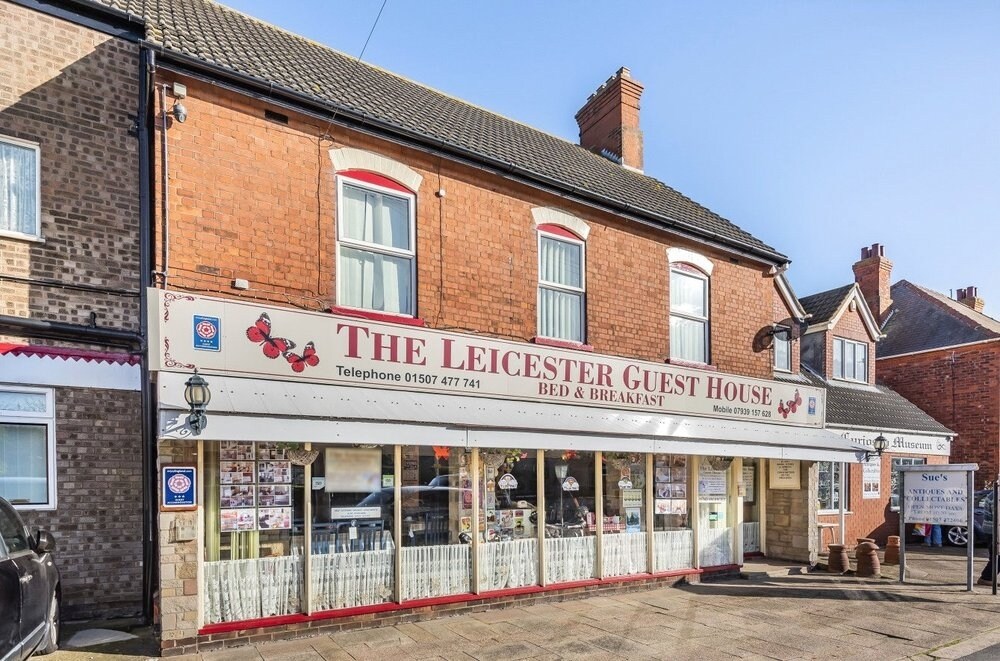 61 Victoria Rd, Mablethorpe for sale Primary Photo- Image 1 of 1