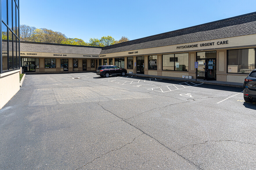 346 Main Ave, Norwalk, CT for rent - Building Photo - Image 2 of 11