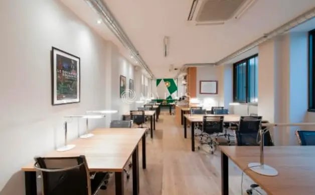 Location Bureaux 150 m² - Photo 1