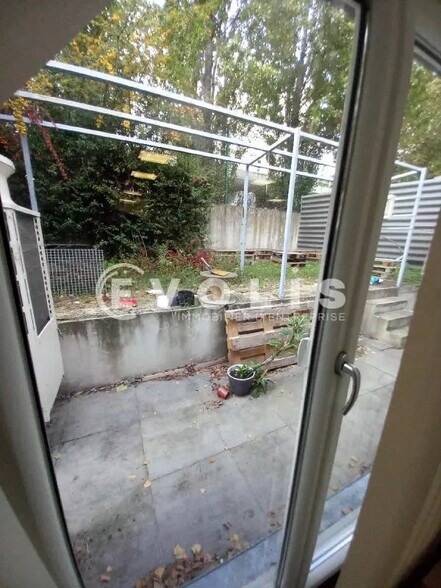 Office in Gentilly to rent - Building Photo - Image 3 of 10