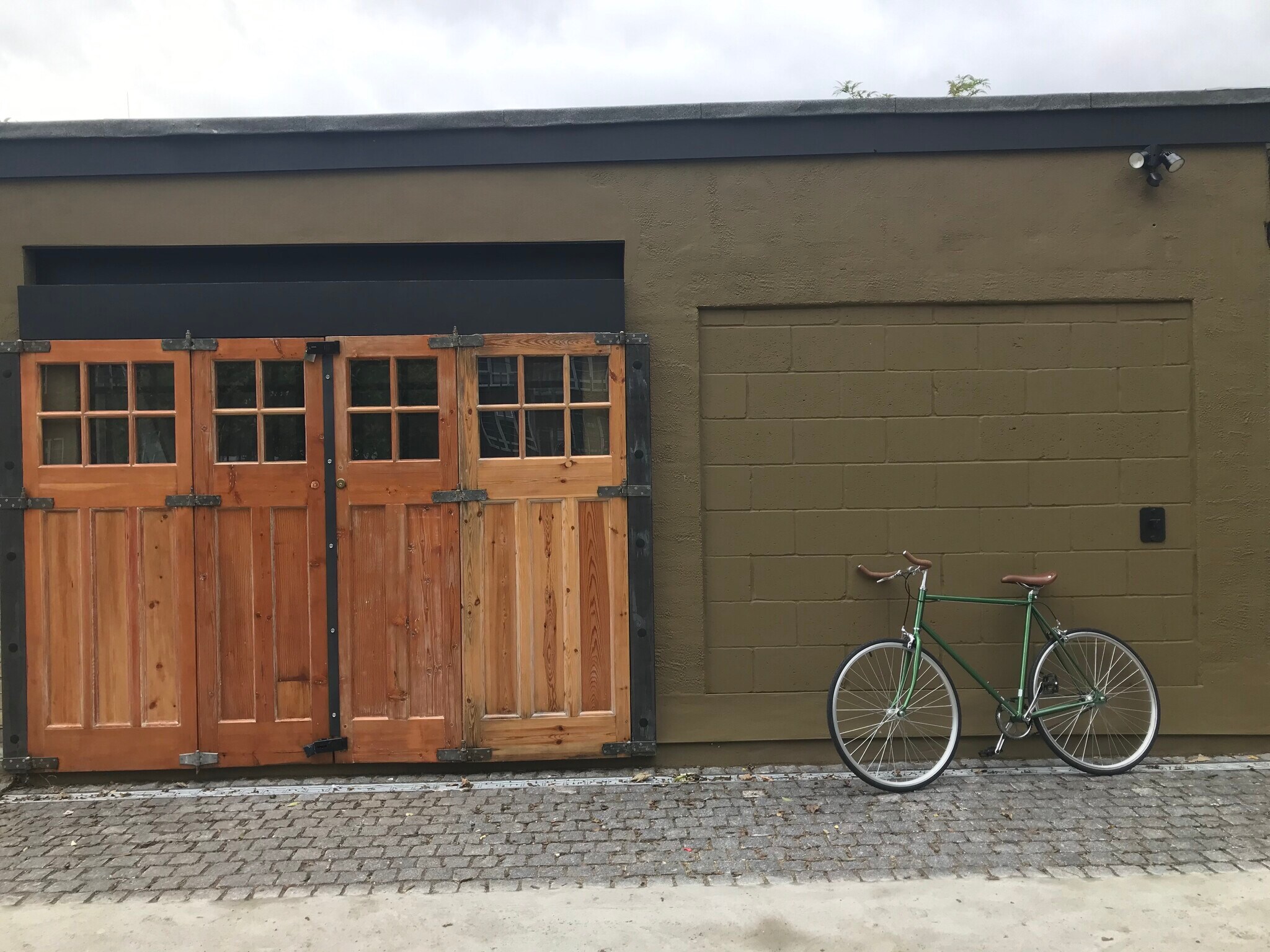 86 Nightingale Rd, London for sale Primary Photo- Image 1 of 1