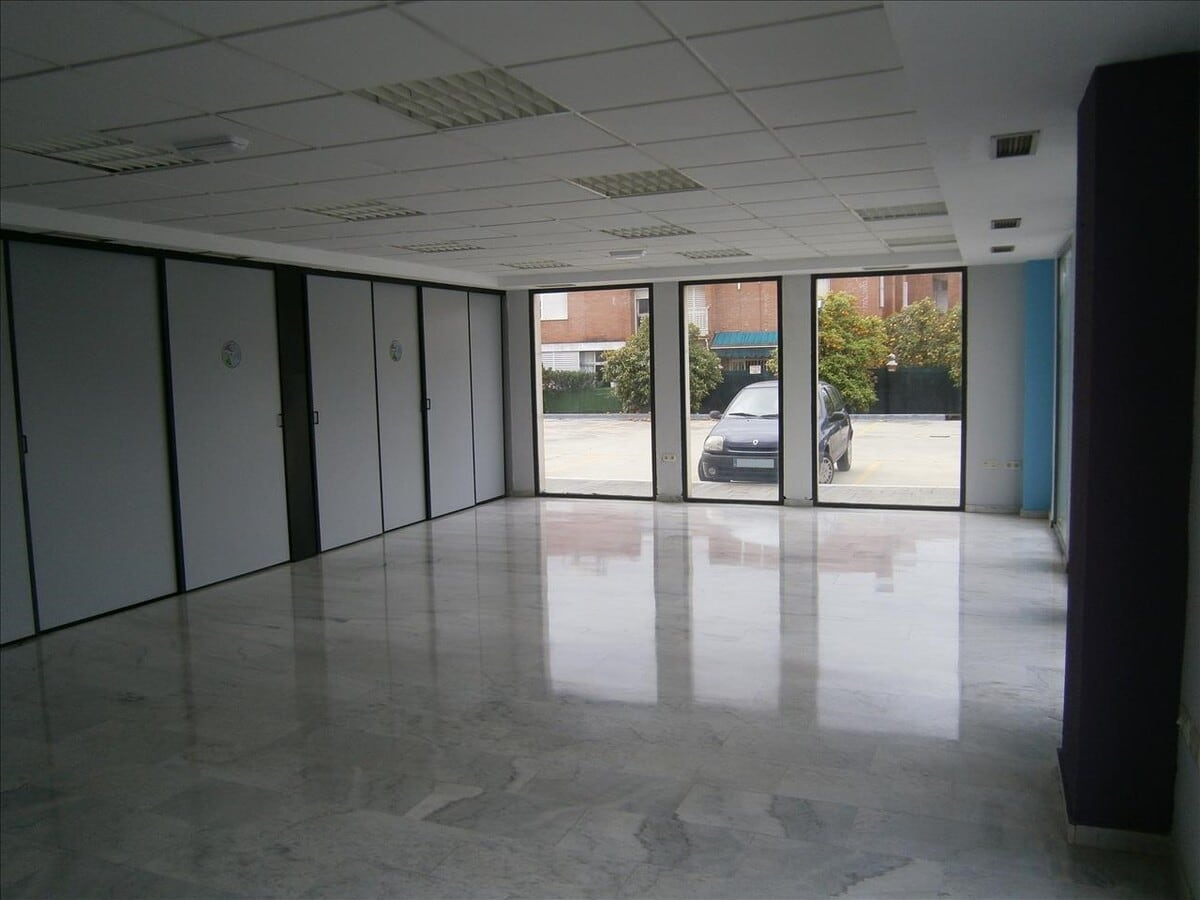 Avenida Averroes, Seville, SEV 41007 - Unit 1 -  - Interior Photo - Image 2 of 5