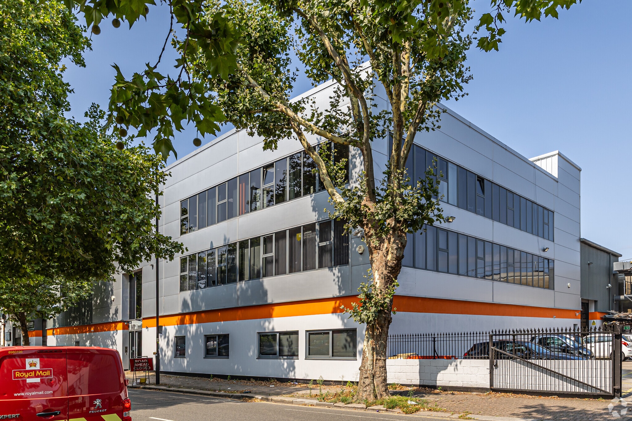 194-206 Acton Ln, London to rent Primary Photo- Image 1 of 20