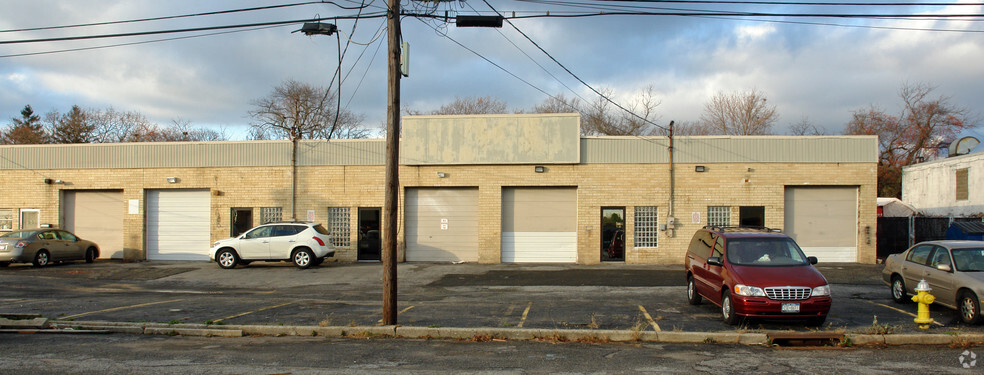 801-823 S 1st St, Ronkonkoma, NY for sale - Building Photo - Image 3 of 15